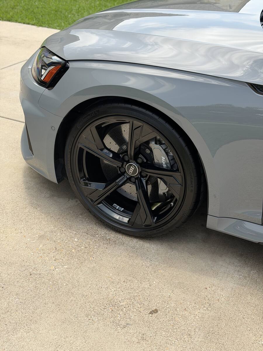 Audi RS5 wheel and fender detail close-up